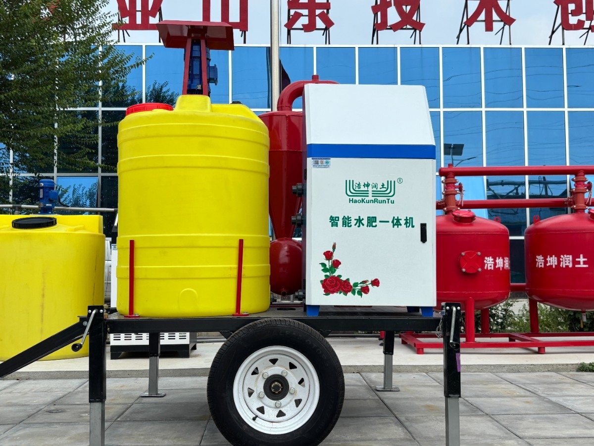 移動(dòng)智能施肥車(chē)